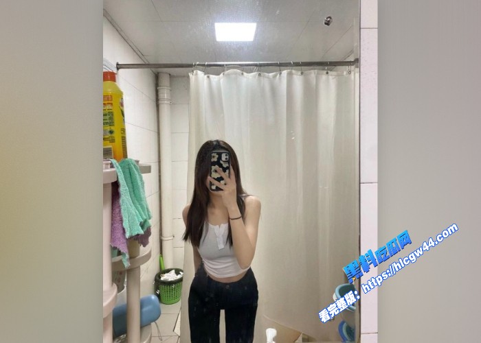 极品反差美少女学院学生妹被男友调教手指疯狂扣穴自慰淫水飞溅 图2WH700x500px