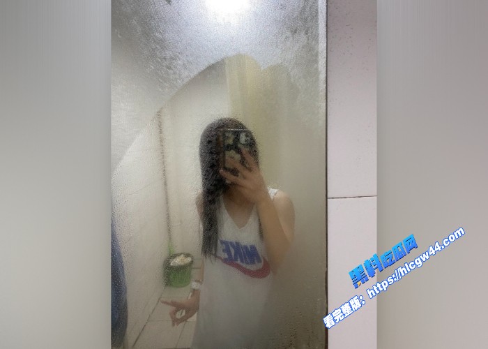 极品反差美少女学院学生妹被男友调教手指疯狂扣穴自慰淫水飞溅 图3WH700x500px
