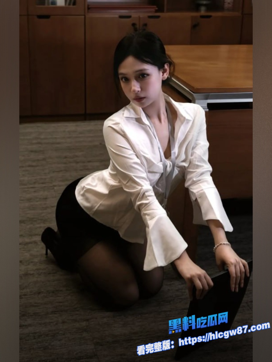 办公室顶级潜规则风骚黑丝女秘书下班后直接锁门勾引老板9