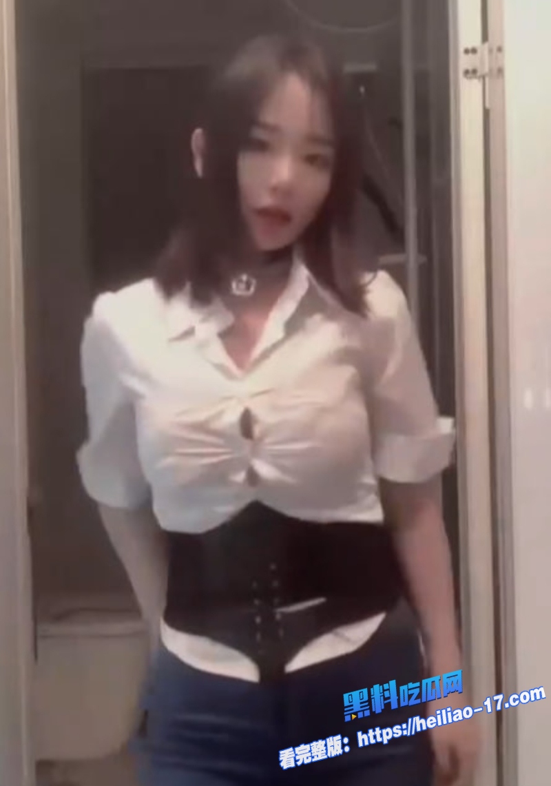 快手高颜值坦克女王周周乖崽大尺度私密流出3 快手高颜值坦克女王周周乖崽大尺度私密流出3