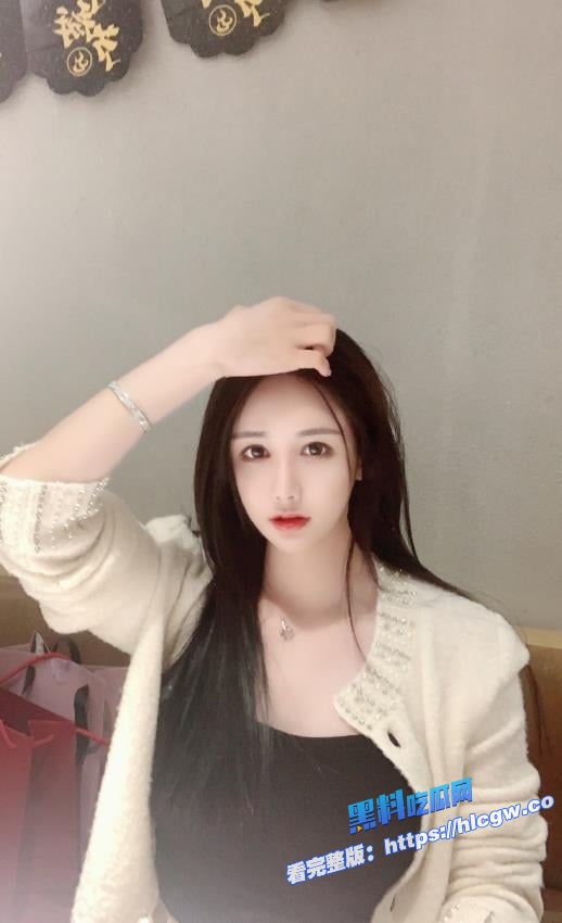 中经贸学院 李晓雅 童颜巨乳校花嫩妹 高颜值完美身材极品女神 性爱视频流出！2