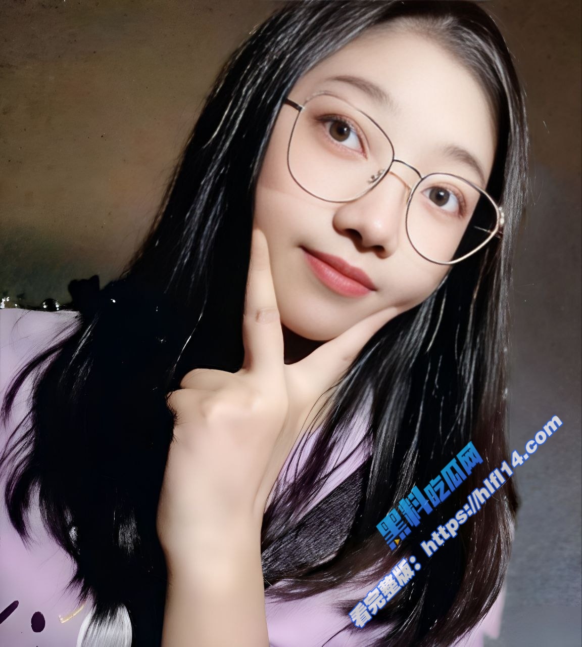 美女幼师 喜欢想母狗一样 让鸡巴从屁股后面插入 紧致小穴让人忍不住想射！1