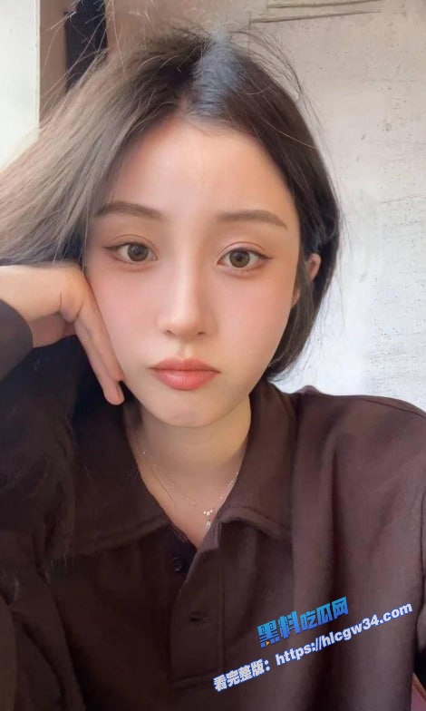 河南反差女神与富二代男友性爱视频生活照被曝光 黑白丝口交深喉 粉嫩小穴和高中生一样得劲！ 3