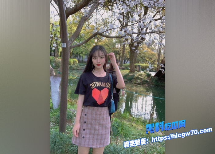 河北师范大学校花刘之楠恋上多金学长被学长大屌征服自带骚母狗属性喜欢舔屌被学长掐脖子爆操骚母狗天性彻底爆发 4