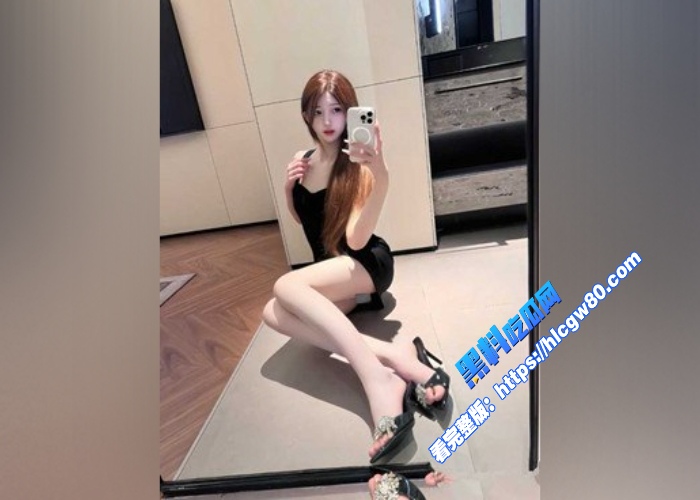 抖音肥臀主播肉咪裸聊自慰视频曝光两个孩子的绝色母亲为了钱竟能骚浪到如此下作母爱伟大 图2 抖音肥臀主播肉咪裸聊自慰视频曝光两个孩子的绝色母亲为了钱竟能骚浪到如此下作母爱伟大 图2