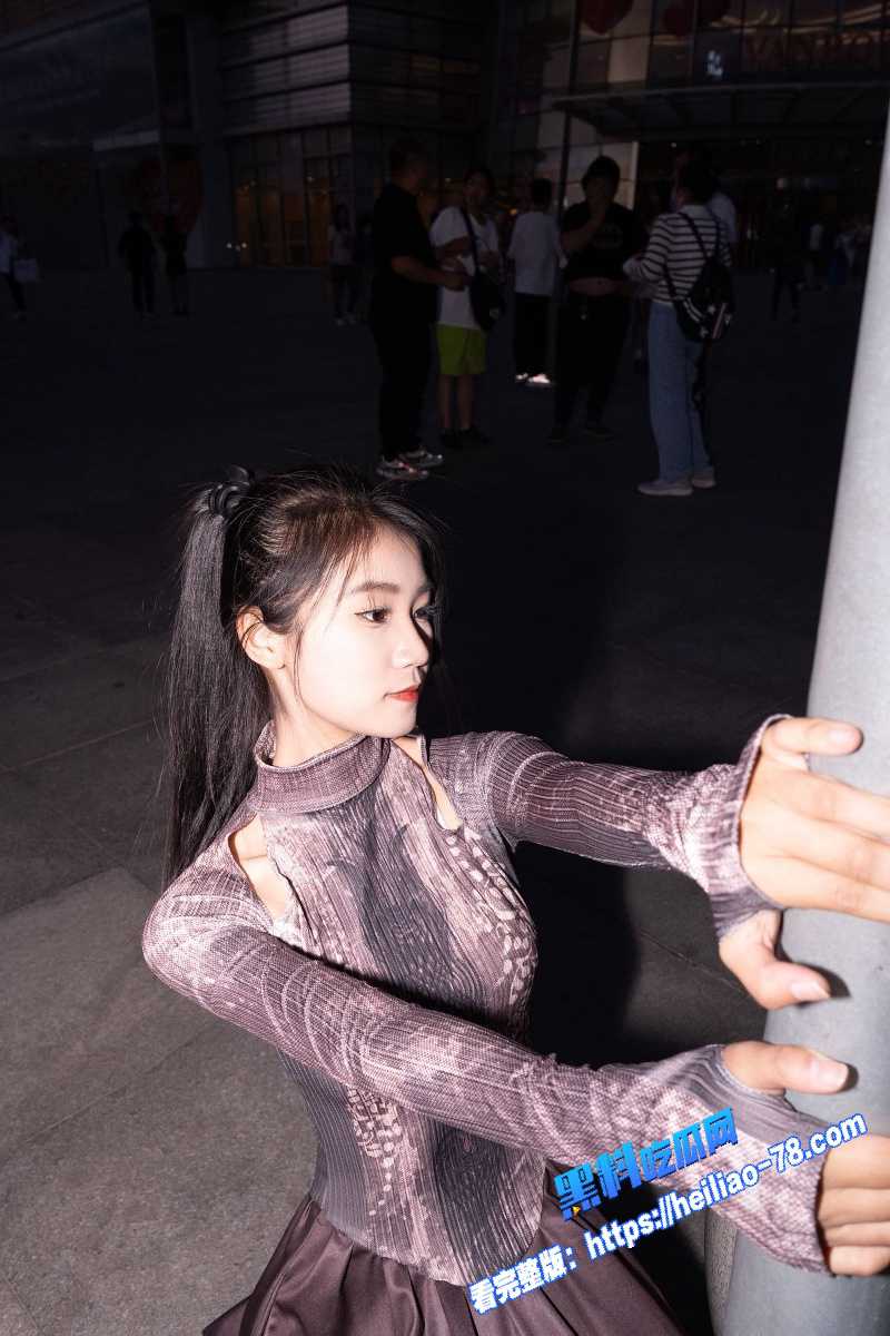 精神小妹 跳蛋自慰骚表情层出不穷 嫩穴爽得高潮喷汁 越看越耐看的母狗玩逼爽翻天图5