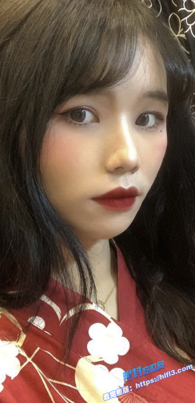 百度云泄密 难以置信美女主播竟然是榜一大哥的小母狗 在摄像头前掰开逼给大哥欣赏！4