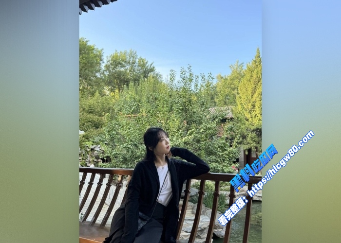 杭州某大学高颜值美女被富少调教视频泄漏甘愿当性奴带着狗链大屌爆操骚穴没想到私下这么反差母狗做派十足 图1