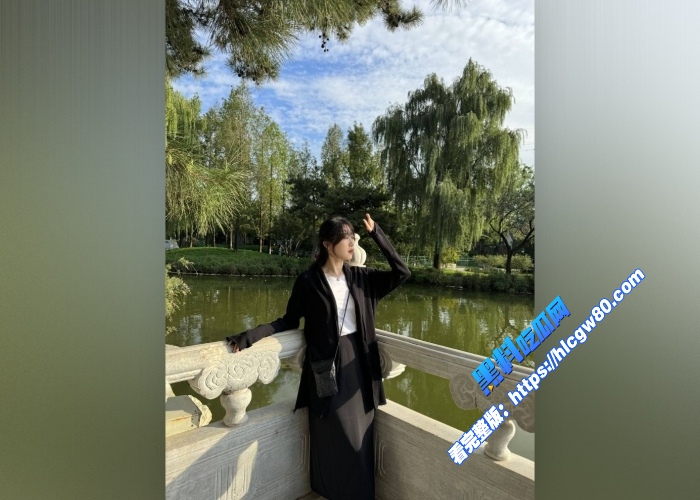 杭州某大学高颜值美女被富少调教视频泄漏甘愿当性奴带着狗链大屌爆操骚穴没想到私下这么反差母狗做派十足 图4