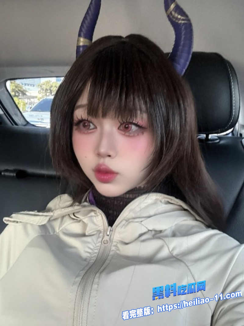 黑丝福利姬Remukira化身淫荡电竞女神白虎粉穴夹紧超长幻龙狂插自慰1