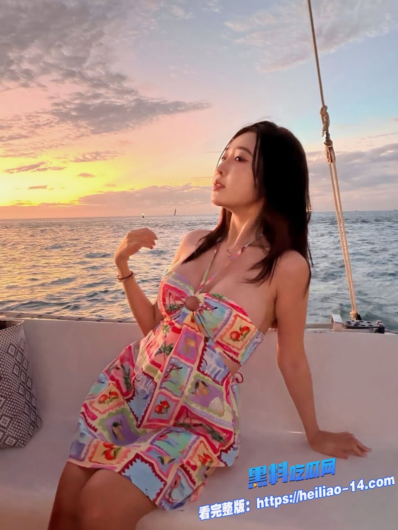 极品美乳博主 玲奈lena 新作火爆来袭 健身房偶遇帅哥搭讪一秒都等不及回家立马开启痴女榨精模式5