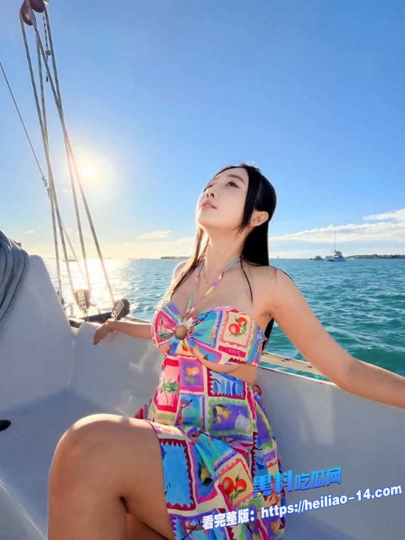 极品美乳博主 玲奈lena 新作火爆来袭 健身房偶遇帅哥搭讪一秒都等不及回家立马开启痴女榨精模式4