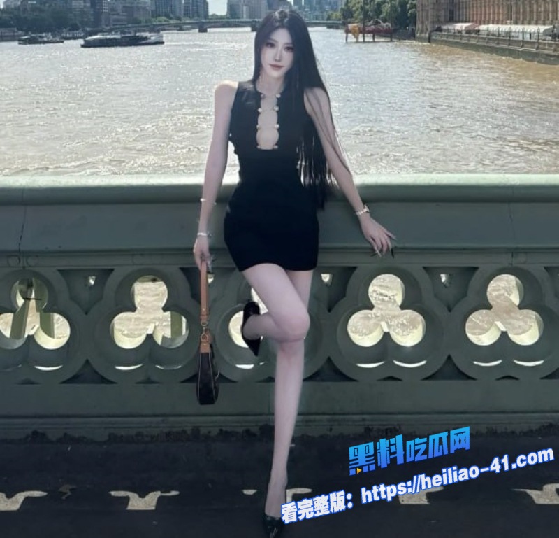大屌哥与D奶空姐双丝狂欢黑丝肉丝轮番换着干制服诱惑到失控高1