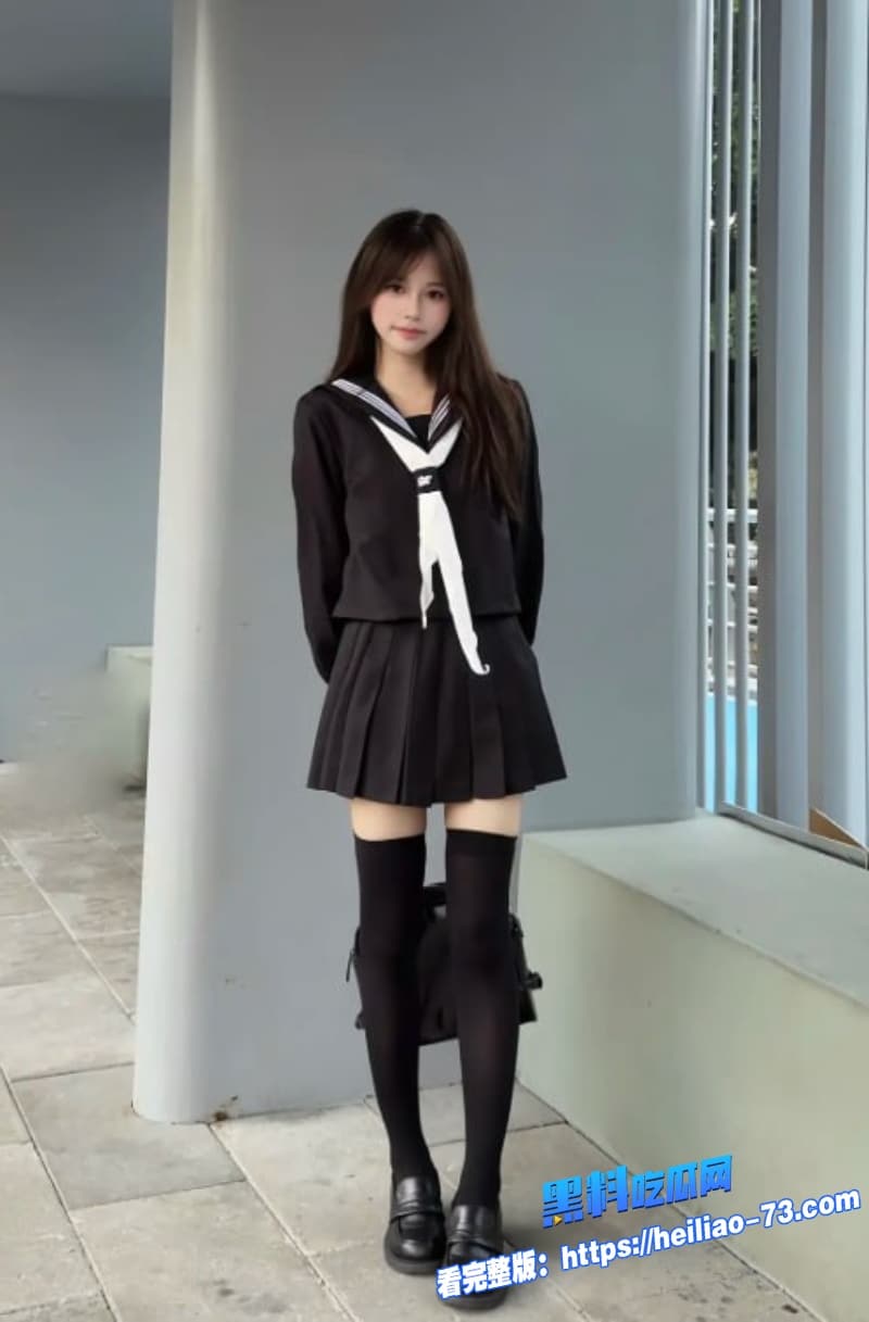 海角兄妹乱伦爸妈在隔壁睡觉哥哥偷偷去妹妹房间疯狂调教白虎穴被抽插到外翻2