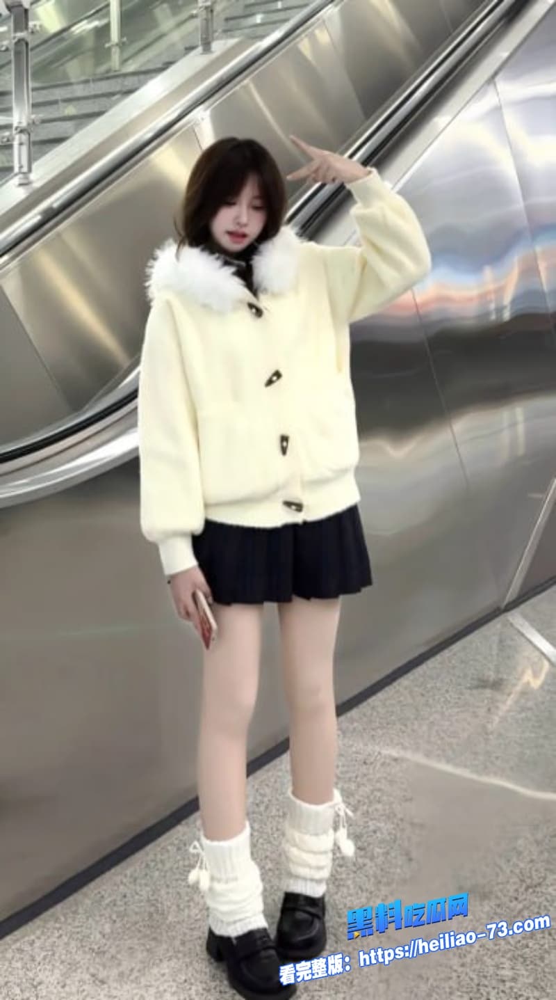 海角兄妹乱伦爸妈在隔壁睡觉哥哥偷偷去妹妹房间疯狂调教白虎穴被抽插到外翻6