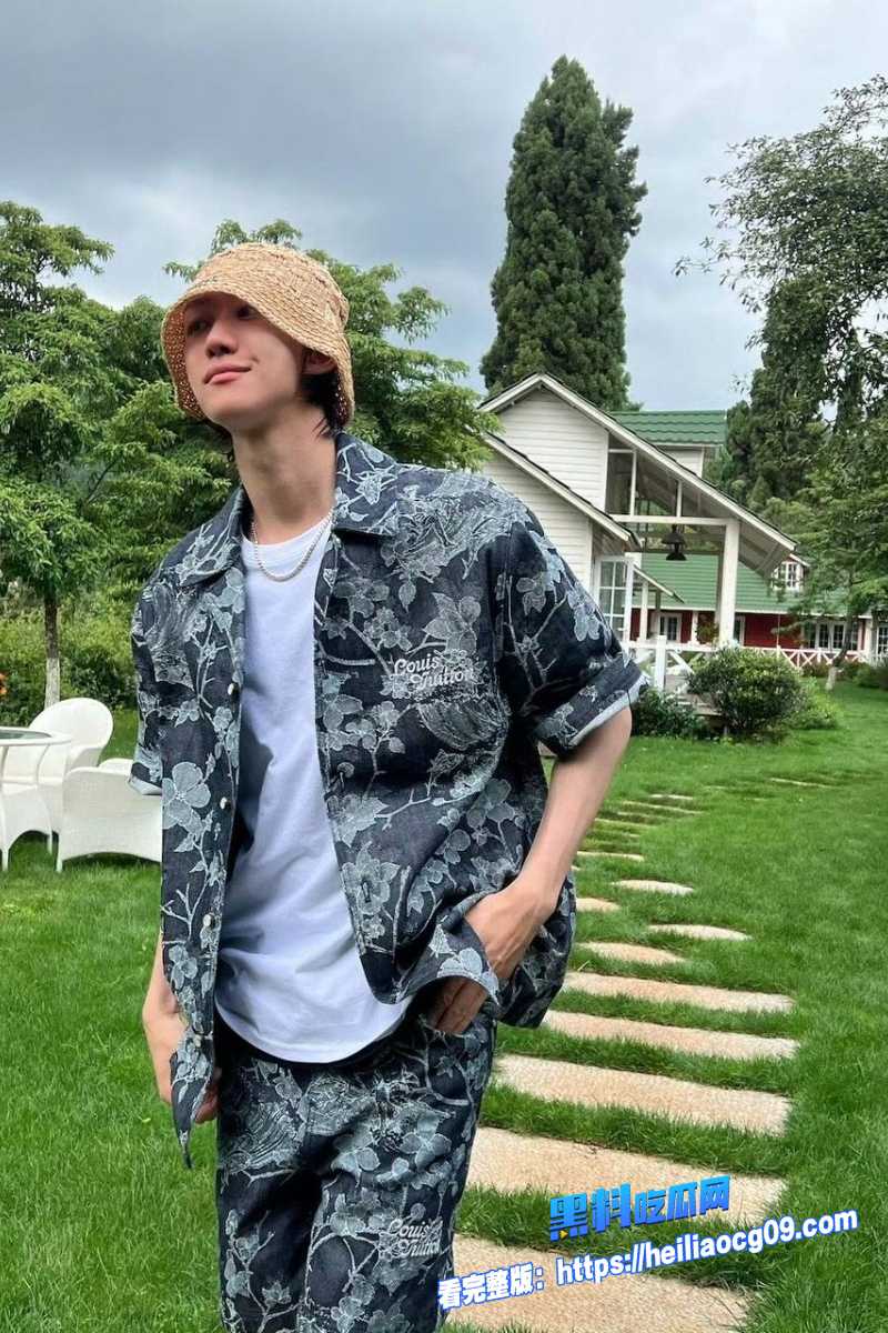 男团成员徐明浩2 男团成员徐明浩2