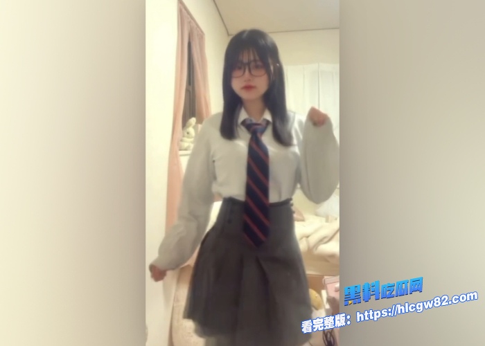 广西高三清纯巨乳眼镜妹方思琪大尺度网调全裸热舞视频被曝光白皙巨乳与多毛小穴看着真带劲 图1 广西高三清纯巨乳眼镜妹方思琪大尺度网调全裸热舞视频被曝光白皙巨乳与多毛小穴看着真带劲 图1
