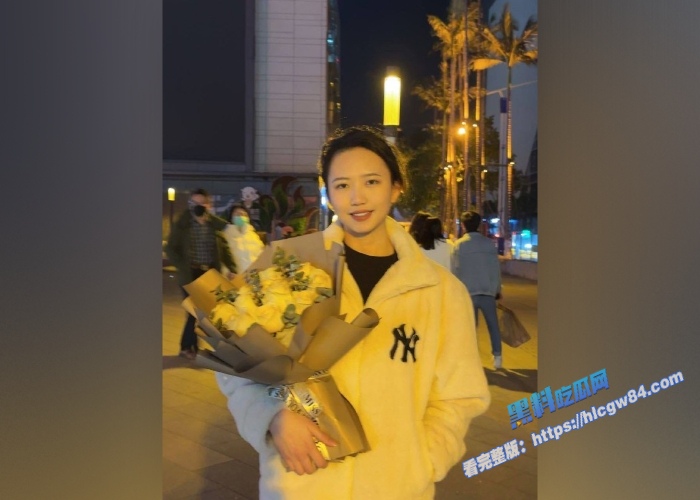 和大学生女友的性爱日常在她背后屁股画涂鸦疯狂后入4 和大学生女友的性爱日常在她背后屁股画涂鸦疯狂后入4