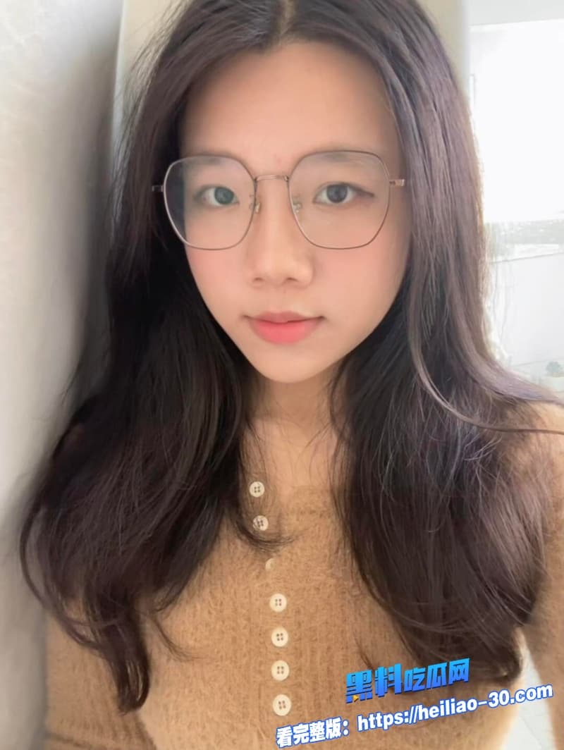 苏州农业技术职业学院清纯女大 陈思言斯文眼镜妹私下却是极品反差骚货和男友私拍视频流出 8 苏州农业技术职业学院清纯女大 陈思言斯文眼镜妹私下却是极品反差骚货和男友私拍视频流出 8