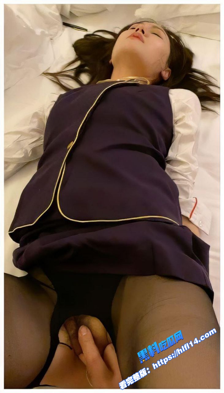 高颜值空姐身材迷倒众人 下飞机秒变金主母狗 接受各种调教 哪个男人不想征服这极品骚货!图6 高颜值空姐身材迷倒众人 下飞机秒变金主母狗 接受各种调教 哪个男人不想征服这极品骚货!图6