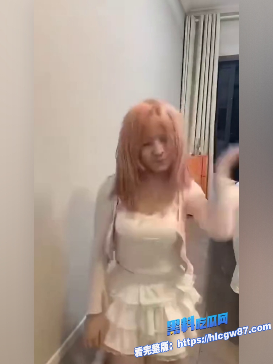抖音热瓜网红蝉姐蠢萌蝉yoch猥亵粉丝事件被曝对粉丝亲嘴摸逼开银趴强迫踩鸡巴黑料满满三观炸裂1