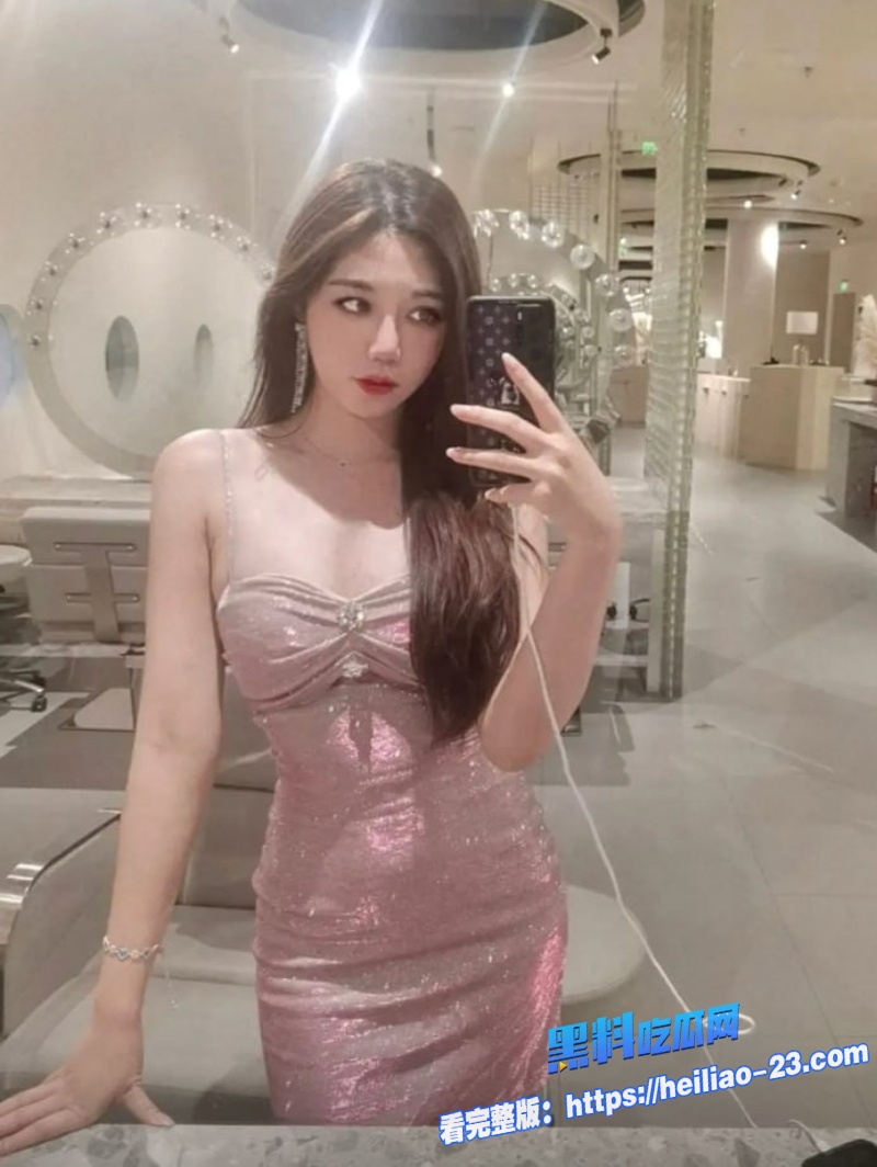 端庄OL女友下班后化身小野猫普通话呢喃求饶到湿透床单2 端庄OL女友下班后化身小野猫普通话呢喃求饶到湿透床单2