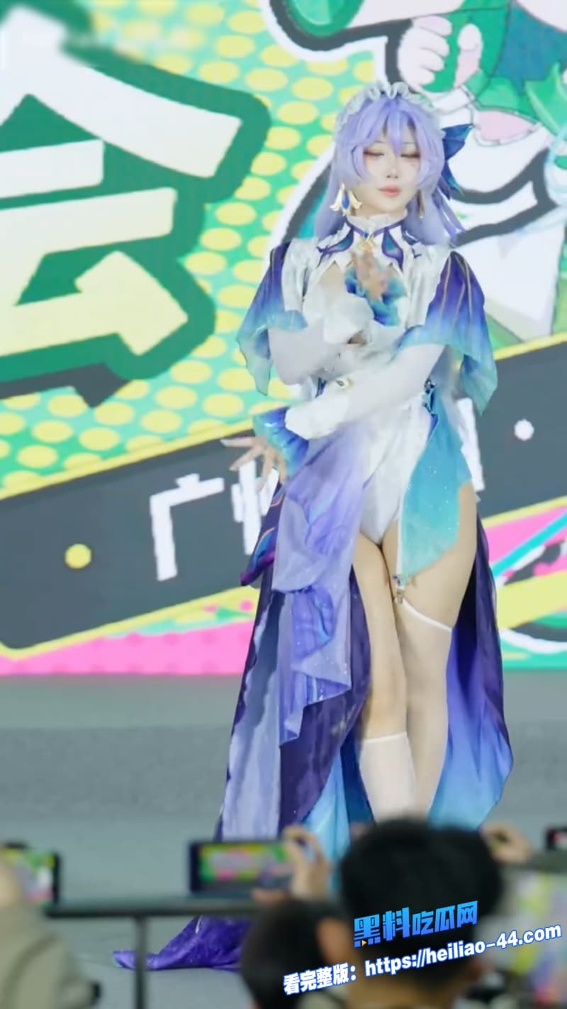 广州黑蜻蜓漫展二次元yasalcos鸣潮坎特蕾拉与粉丝合影全程露脸这颜值让人忍不住的想打一发6 广州黑蜻蜓漫展二次元yasalcos鸣潮坎特蕾拉与粉丝合影全程露脸这颜值让人忍不住的想打一发6