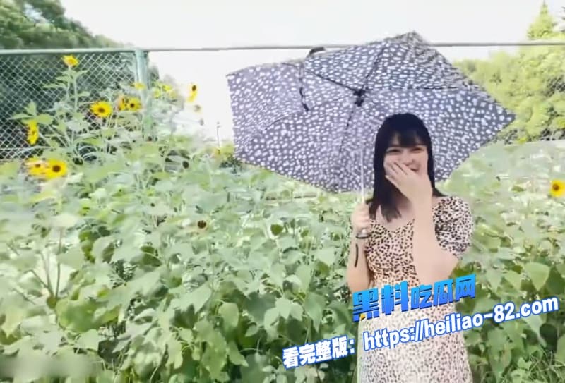 清纯碎花裙害羞美女第一次遇巨根害羞到发抖却被操到白浆直流无套中出3
