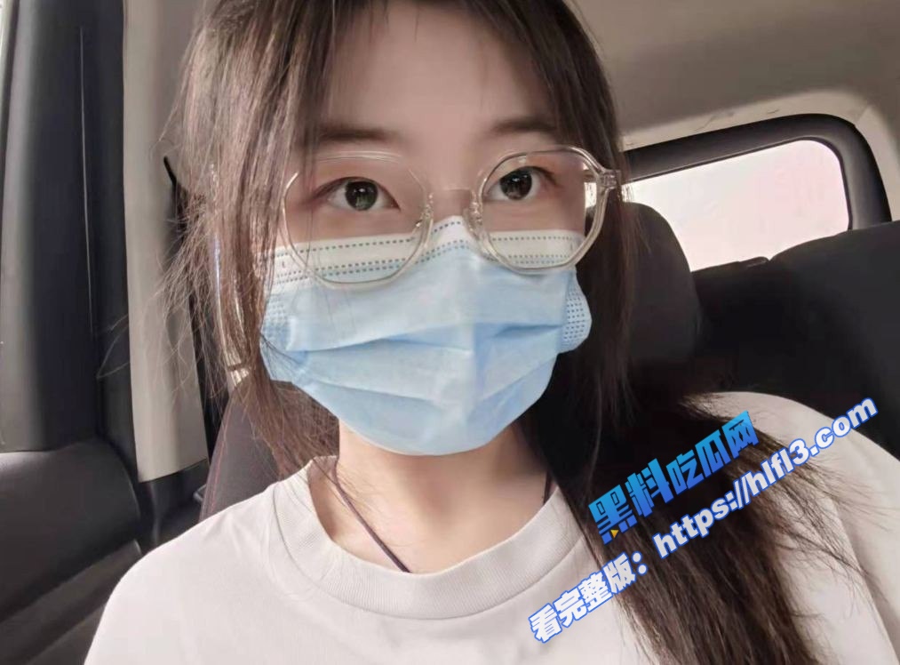 菏泽学院大一反差学生妹 王誉洁 淫荡少女深情舔屌吃鸡 被男友后入输出！4
