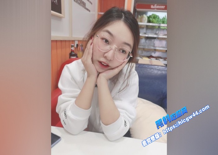 一脸淫荡长相的母狗少妇被金主调教爆操口交视频曝光这种少妇是最有韵味 图4WH700x500px 一脸淫荡长相的母狗少妇被金主调教爆操口交视频曝光这种少妇是最有韵味 图4WH700x500px