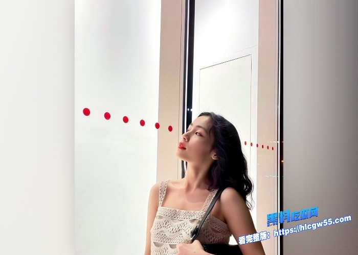 河南校园女神刘敏佳酒店与男友性爱视频被爆惨遭全网围观跪床按头深喉大屌骚气十足 图2WH700x500px