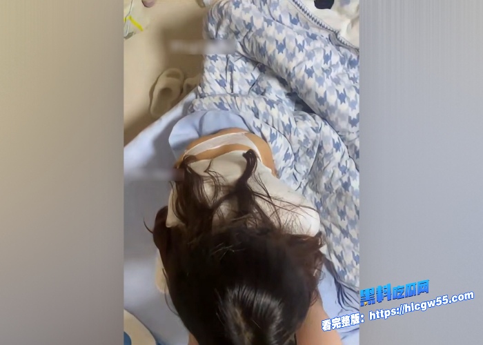 河南校园女神刘敏佳酒店与男友性爱视频被爆惨遭全网围观跪床按头深喉大屌骚气十足 图3WH700x500px