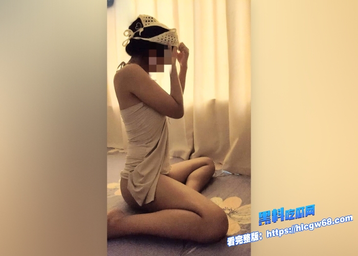 海角乱伦相依为命的母子禽兽儿子不管三七二十一直接掏出鸡吧就往老母亲嘴里怼这母亲也是宠儿子啊奇葩的一家人 5 海角乱伦相依为命的母子禽兽儿子不管三七二十一直接掏出鸡吧就往老母亲嘴里怼这母亲也是宠儿子啊奇葩的一家人 5