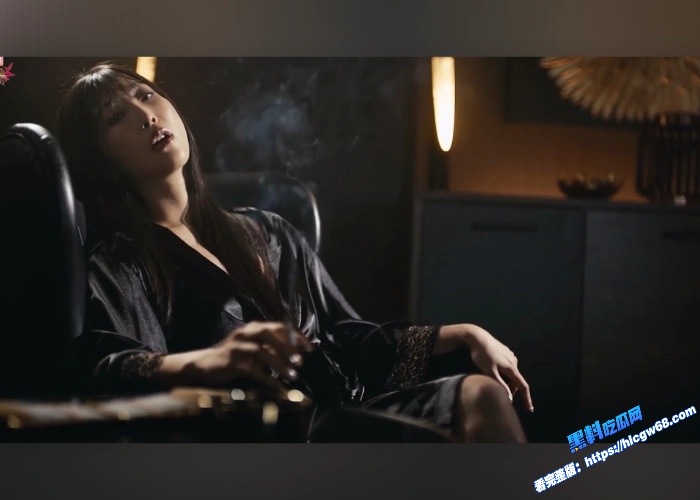 日本绝美御姐女优 水川瑾在吸吮鸡巴时吹烟做爱画风新奇高清无码看起来感觉爽炸图2 日本绝美御姐女优 水川瑾在吸吮鸡巴时吹烟做爱画风新奇高清无码看起来感觉爽炸图2