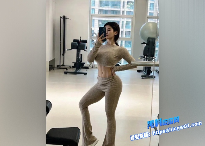 抖音肉感骚货美母狗亚亚亚辰蜜桃肥臀疯狂摇摆巨乳荡漾让人血脉喷张好想狠狠的干她一炮 图2 抖音肉感骚货美母狗亚亚亚辰蜜桃肥臀疯狂摇摆巨乳荡漾让人血脉喷张好想狠狠的干她一炮 图2