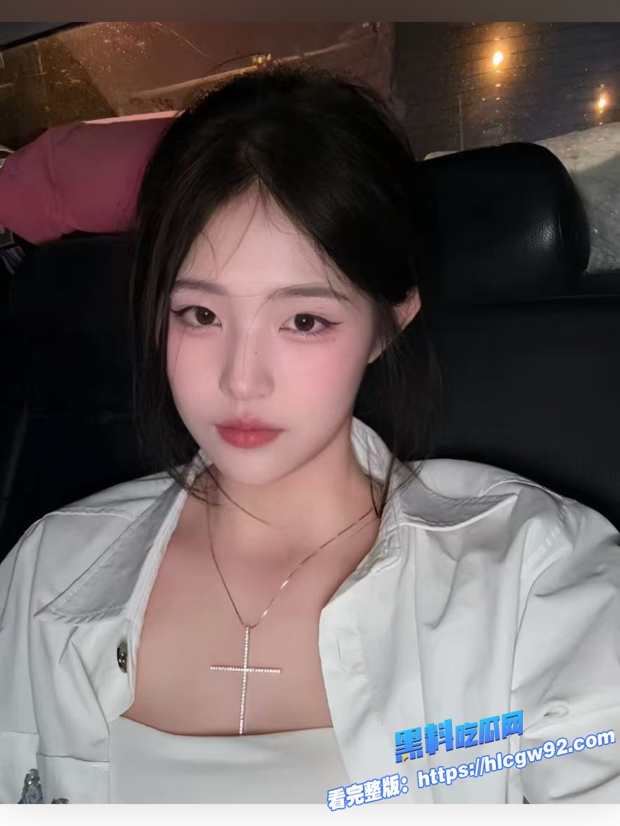 颜值十分在线的清纯气质美女内心竟然暗藏淫荡 1 颜值十分在线的清纯气质美女内心竟然暗藏淫荡 1