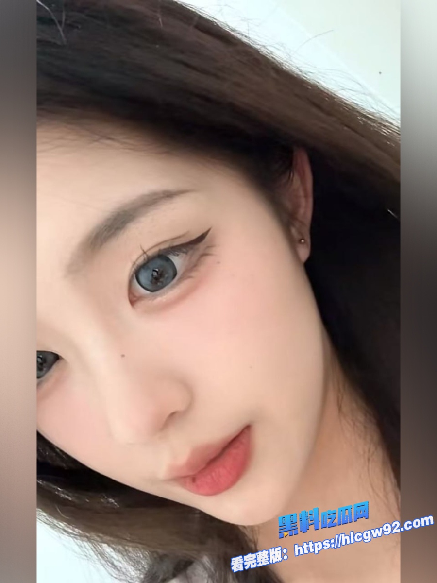 颜值十分在线的清纯气质美女内心竟然暗藏淫荡 3 颜值十分在线的清纯气质美女内心竟然暗藏淫荡 3