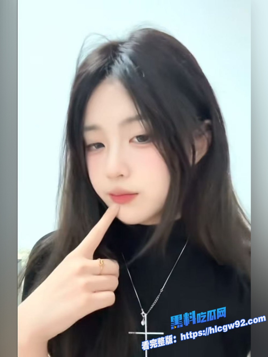 颜值十分在线的清纯气质美女内心竟然暗藏淫荡 4 颜值十分在线的清纯气质美女内心竟然暗藏淫荡 4