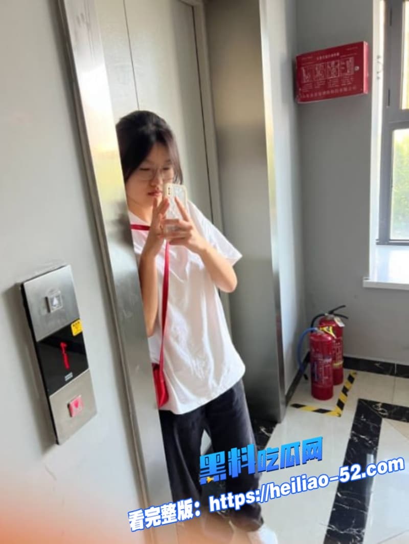 日照康养职业学院刘丽康养女神私下康养别人性爱视频曝光被各种玩弄反差到极致 1 日照康养职业学院刘丽康养女神私下康养别人性爱视频曝光被各种玩弄反差到极致 1
