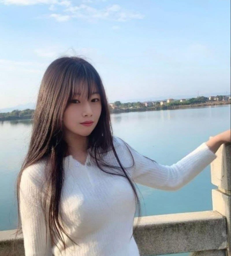 广西大学生卢娟2 广西大学生卢娟2