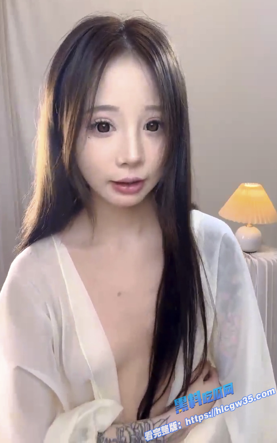 高颜值极品校花女主播 白衣汤圆 直播间情趣内衣各种道具自慰抠穴视频流出2