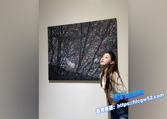 某高校高颜值舞蹈生完美露脸大量生活照深喉肉棒吮吸龟头美臀美穴被大屌后入狂草十分带劲 图8WH700x500px 某高校高颜值舞蹈生完美露脸大量生活照深喉肉棒吮吸龟头美臀美穴被大屌后入狂草十分带劲 图8WH700x500px