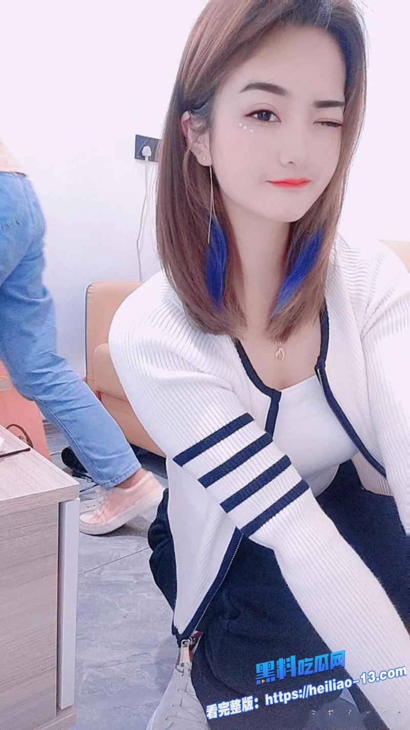 气质绝佳的清纯姐姐偶然撞见青春期弟弟自慰姐姐自愿用身体来给弟弟上一堂生理课4 气质绝佳的清纯姐姐偶然撞见青春期弟弟自慰姐姐自愿用身体来给弟弟上一堂生理课4