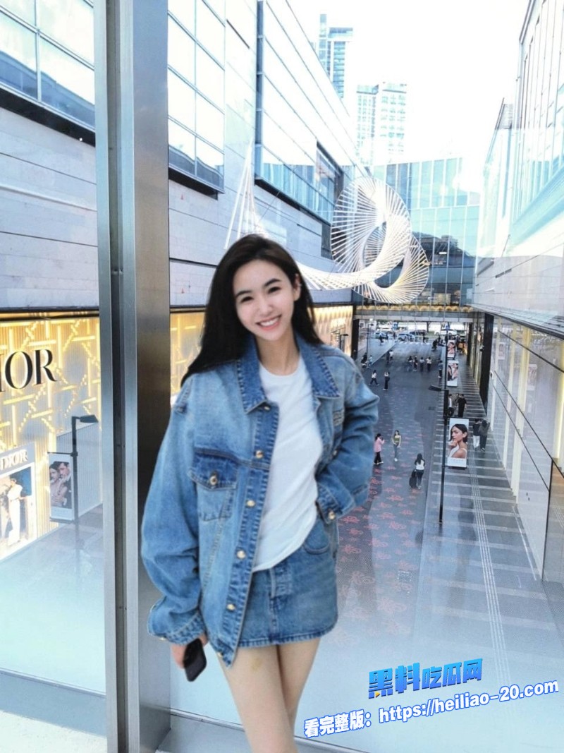 济南银座SOHO反差小导购习小萌写真翻车清纯JK店员被猥琐摄影师骗拍私房爆操小骚逼抵片费 3