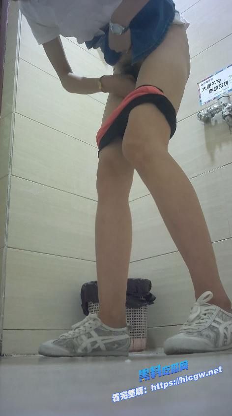 偷拍美女上厕所照片 偷拍美女上厕所照片