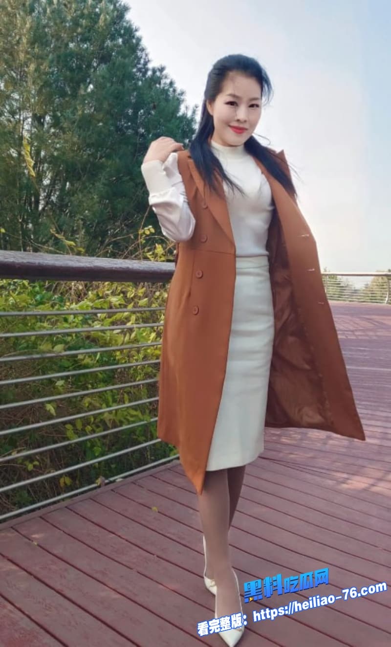 海角家庭乱伦趁老婆不在家与小姨子疯狂偷情巨屌疯狂抽插整个过程既刺激又诱惑5