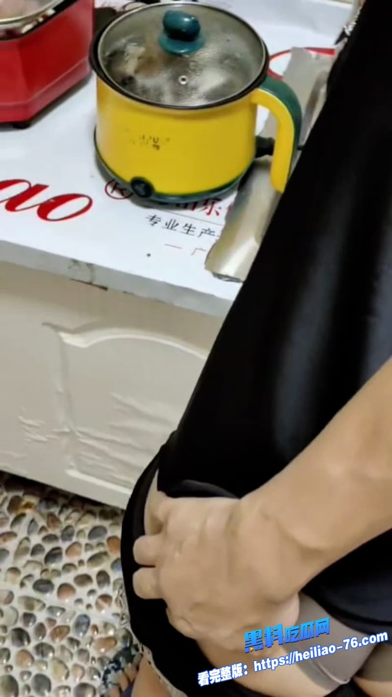 海角家庭乱伦趁老婆不在家与小姨子疯狂偷情巨屌疯狂抽插整个过程既刺激又诱惑8