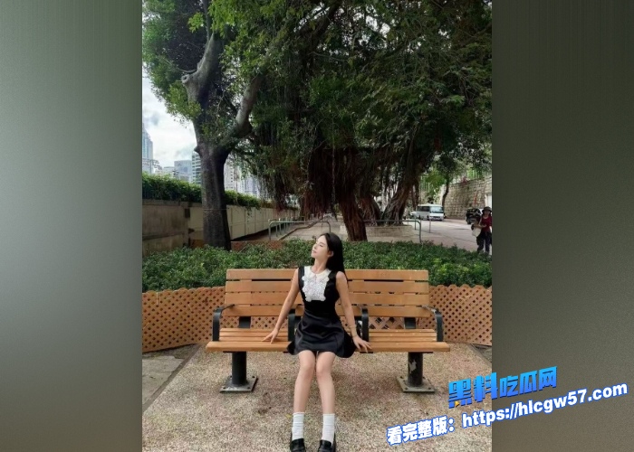 海角大神新作 尾随还在读大学的娇嫩小姨子，穿着诱惑黑丝勾引我 直接楼道内拿下小骚婊子 对白精彩！ 15