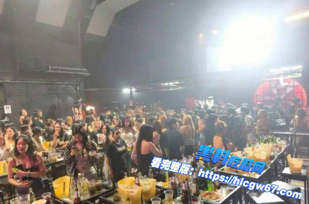 泰国突袭非法酒吧！近200人被查！01