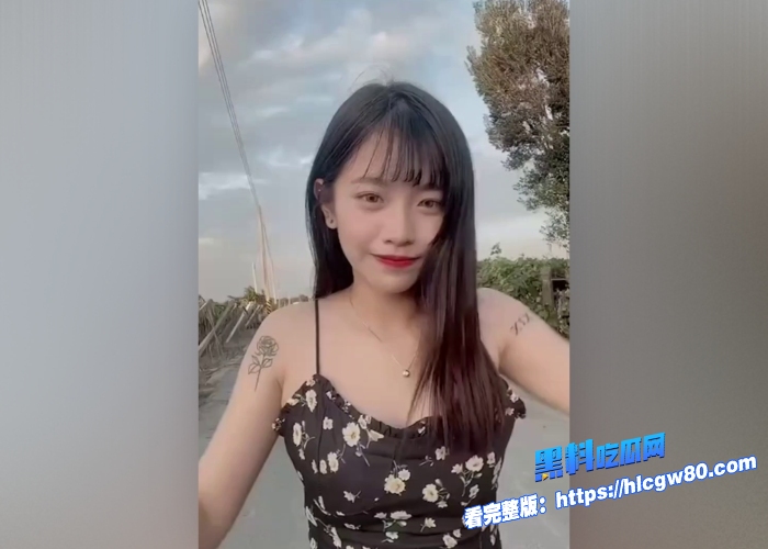 海外版抖音tiktok网红黄小唐早期黄播漏点揉奶视频被挖反差惊人没想到甜妹私下如此浪荡大批粉丝脱粉1